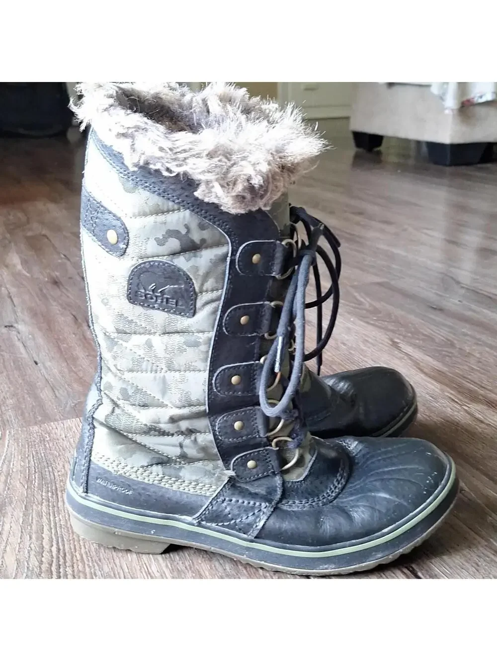 Sorel Womens Green And Black Camo Winter Boot Size 7.5